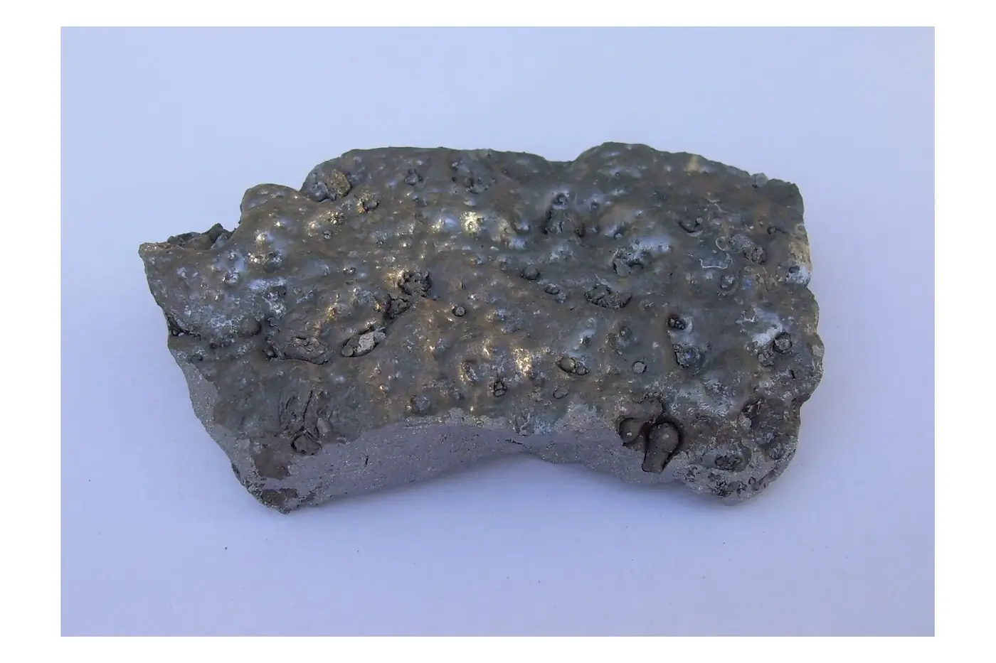 Ferroalloys and iron alloy lumps for international industrial supply