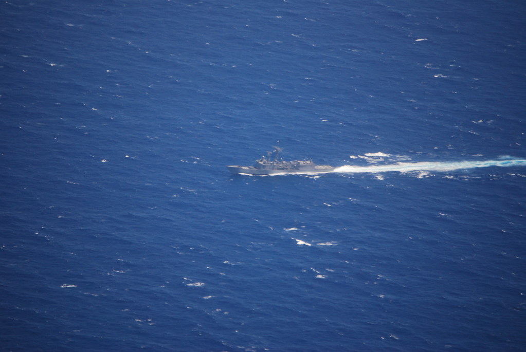 Attack Risks Rise for Tankers as Iran Vows to Block More Hormuz Routes