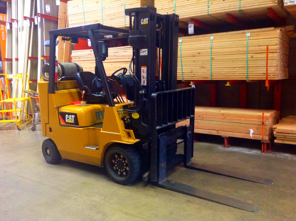 Caterpillar Forklift